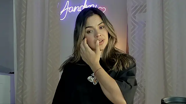 yandracelisofficial online show from February 11, 2:25 am