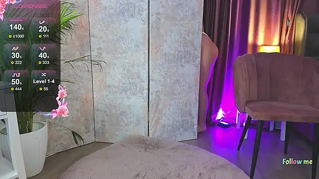 Snapshot of NicoleSteph chatting on March 17, 6:40 am NicoleSteph online show from March 17, 6:40 am