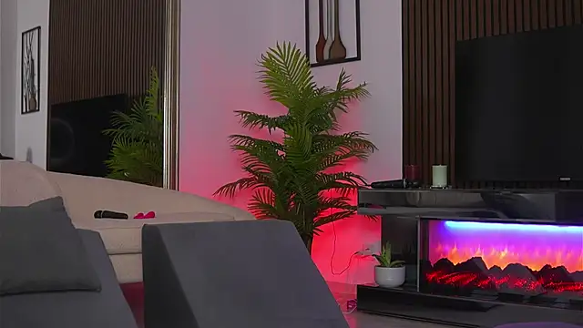 Snapshot of VanessaSimon chatting on July 23, 5:38 am VanessaSimon online show from July 23, 5:38 am