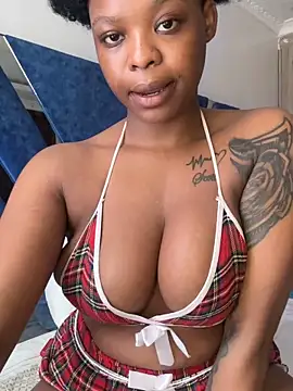 Snapshot of SexxyLunar chatting on November 15, 7:49 am SexxyLunar online show from November 15, 7:49 am