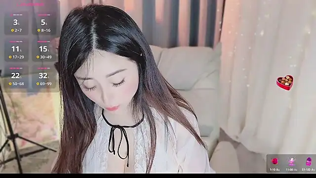 Snapshot of Liiniie-Lovers chatting on February 23, 11:36 pm Liiniie-Lovers online show from February 23, 11:36 pm