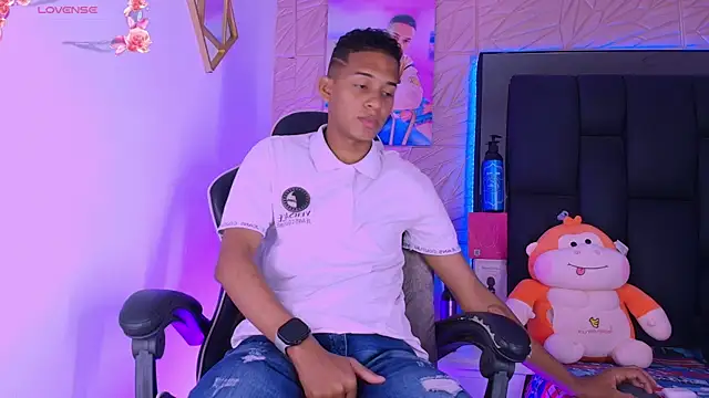 Snapshot of dilan_alfonzo chatting on May 20, 12:22 pm dilan alfonzo online show from May 20, 12:22 pm