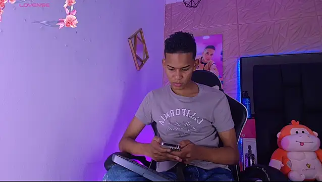 Snapshot of dilan_alfonzo chatting on June 15, 5:48 pm dilan alfonzo online show from June 15, 5:48 pm