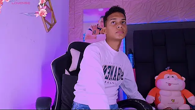 dilan alfonzo online show from June 22, 4:04 pm