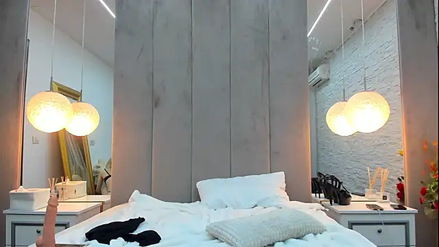 Yanna miana online show from January 4, 10:55 pm