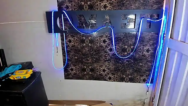 blonde girl01 online show from March 11, 6:30 pm