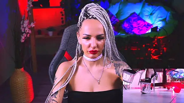 MonicaMaxwel online show from February 12, 11:40 am