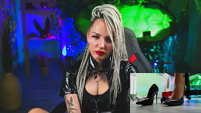 MonicaMaxwel online show from March 3, 6:33 pm