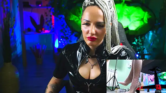 MonicaMaxwel online show from March 7, 6:11 pm