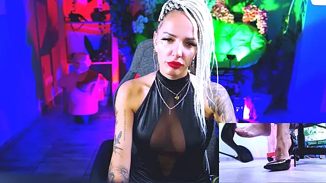 MonicaMaxwel online show from September 15, 11:32 am