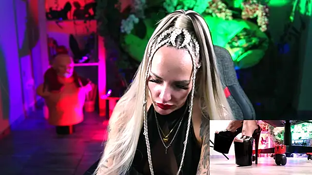 MonicaMaxwel online show from October 16, 11:11 am