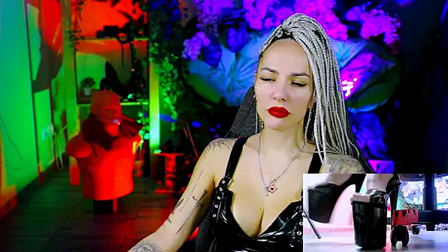 MonicaMaxwel online show from January 12, 11:15 am