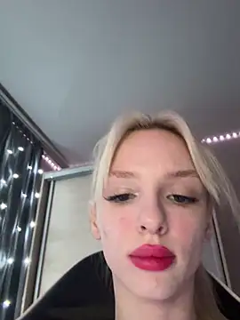 Snapshot of AleksaBlonde chatting on January 12, 3:57 pm AleksaBlonde online show from January 12, 3:57 pm