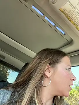 Snapshot of molly_witha_chance chatting on February 13, 7:21 pm molly witha chance online show from February 13, 7:21 pm