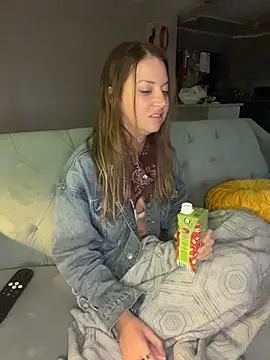 Snapshot of molly_witha_chance chatting on March 13, 12:23 pm molly witha chance online show from March 13, 12:23 pm