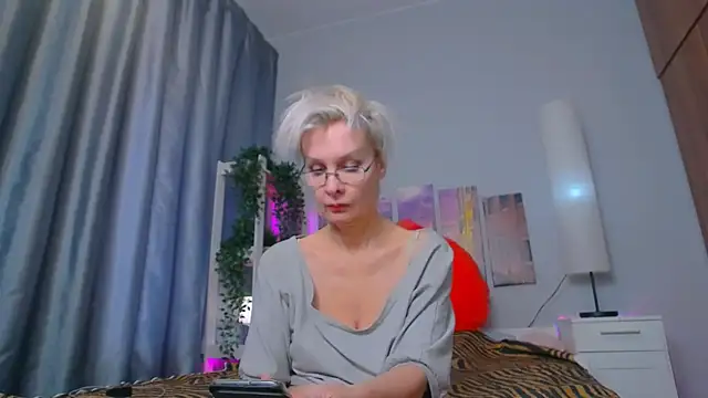 HelgaHimmell online show from February 15, 10:44 am