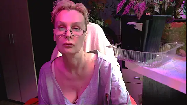 HelgaHimmell online show from June 30, 5:14 pm