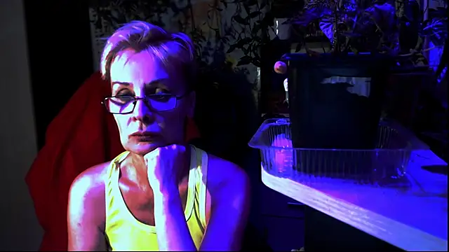 HelgaHimmell online show from July 5, 8:05 pm