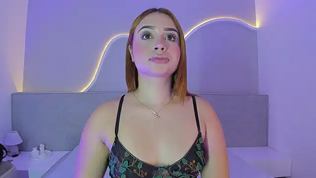Snapshot of sophia_98 chatting on June 20, 7:38 pm sophia 98 online show from June 20, 7:38 pm
