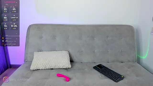 Snapshot of veronica_taylor1 chatting on February 13, 10:33 pm veronica taylor1 online show from February 13, 10:33 pm