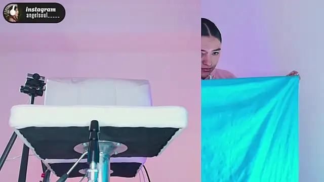 Snapshot of Angelst__ chatting on November 21, 7:51 am Angelst online show from November 21, 7:51 am