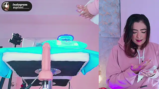 Snapshot of Angelst__ chatting on November 22, 6:01 am Angelst online show from November 22, 6:01 am