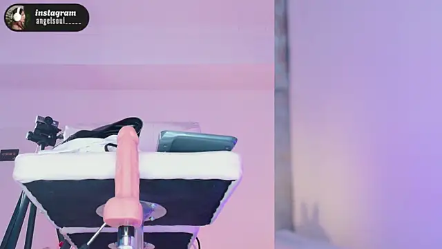 Snapshot of Angelst__ chatting on November 25, 6:02 am Angelst online show from November 25, 6:02 am