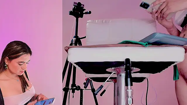 Angelst   online show from February 19, 7:15 am