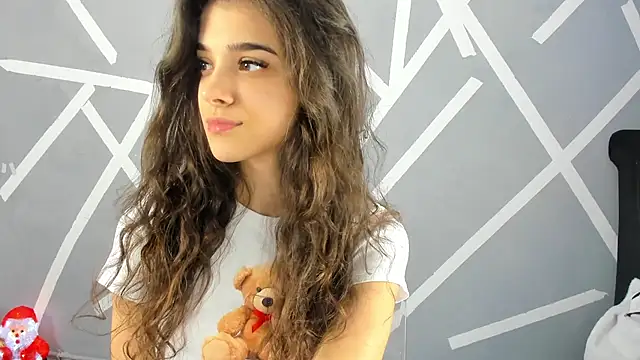 Snapshot of BabyAylin chatting on December 4, 5:38 am BabyAylin online show from December 4, 5:38 am