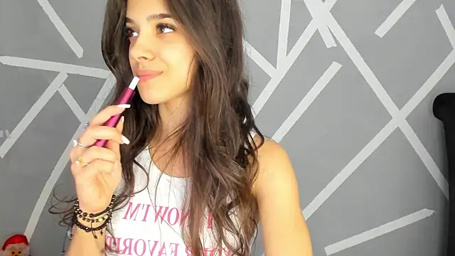 Snapshot of BabyAylin chatting on December 30, 7:15 am BabyAylin online show from December 30, 7:15 am