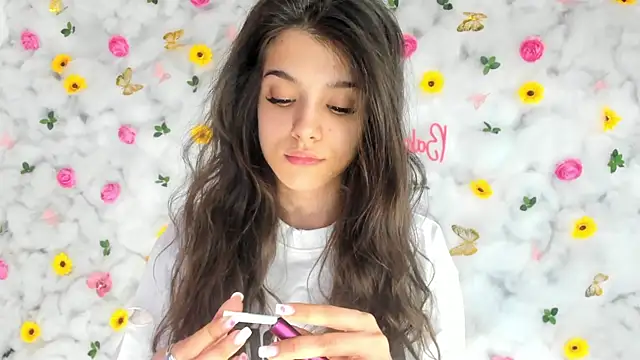 Snapshot of BabyAylin chatting on March 19, 11:06 am BabyAylin online show from March 19, 11:06 am