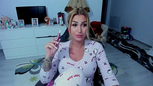 GlossyDiamondX online show from September 29, 3:28 pm