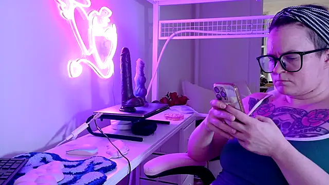 quinnmariexo online show from February 19, 11:12 pm