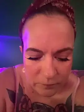 Snapshot of quinnmariexo chatting on June 30, 7:37 pm quinnmariexo online show from June 30, 7:37 pm