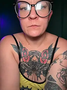 Snapshot of quinnmariexo chatting on July 5, 7:54 pm quinnmariexo online show from July 5, 7:54 pm
