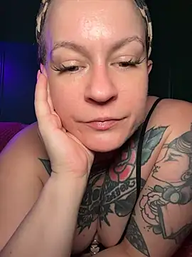 Snapshot of quinnmariexo chatting on July 8, 5:06 pm quinnmariexo online show from July 8, 5:06 pm