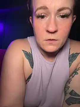 Snapshot of quinnmariexo chatting on July 9, 10:25 pm quinnmariexo online show from July 9, 10:25 pm