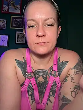Snapshot of quinnmariexo chatting on July 11, 7:16 pm quinnmariexo online show from July 11, 7:16 pm