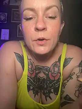 Snapshot of quinnmariexo chatting on July 18, 11:52 pm quinnmariexo online show from July 18, 11:52 pm