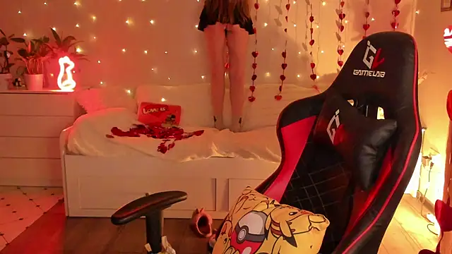 Snapshot of desperatehousewife__ chatting on February 17, 12:21 am desperatehousewife online show from February 17, 12:21 am