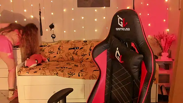 Snapshot of desperatehousewife__ chatting on October 4, 4:16 pm desperatehousewife online show from October 4, 4:16 pm