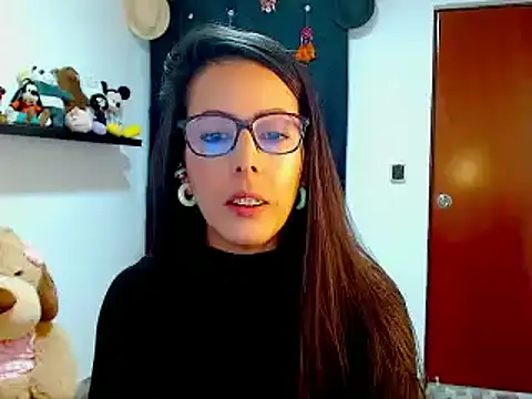 Snapshot of ella_peck chatting on December 2, 12:30 am ella peck online show from December 2, 12:30 am