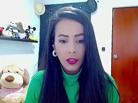 Snapshot of ella_peck chatting on December 22, 1:12 am ella peck online show from December 22, 1:12 am