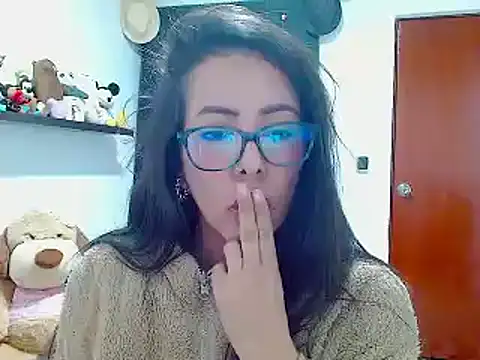 Snapshot of ella_peck chatting on December 31, 5:33 am ella peck online show from December 31, 5:33 am