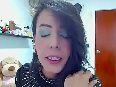 Snapshot of ella_peck chatting on January 1, 1:04 am ella peck online show from January 1, 1:04 am