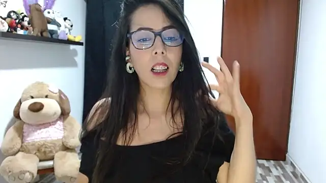 Snapshot of ella_peck chatting on February 14, 3:00 am ella peck online show from February 14, 3:00 am