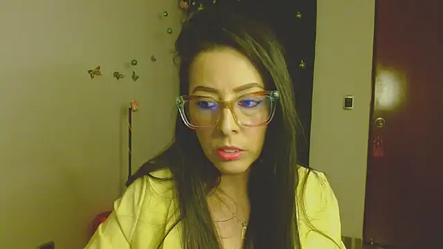 Snapshot of ella_peck chatting on December 2, 4:51 am ella peck online show from December 2, 4:51 am