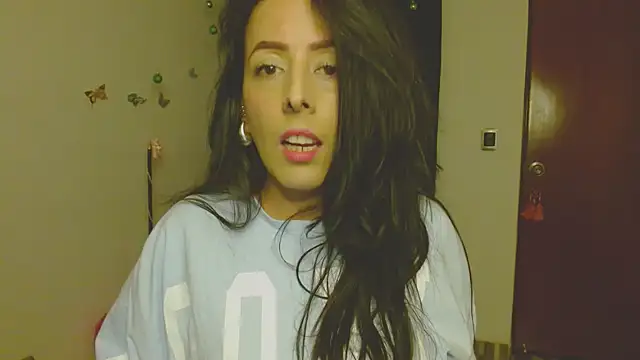 Snapshot of ella_peck chatting on December 16, 5:01 am ella peck online show from December 16, 5:01 am