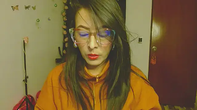 Snapshot of ella_peck chatting on January 19, 1:09 am ella peck online show from January 19, 1:09 am