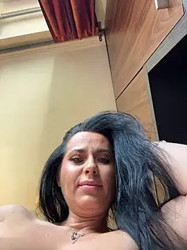 Hotmomcheckk  online show from June 11, 9:29 am